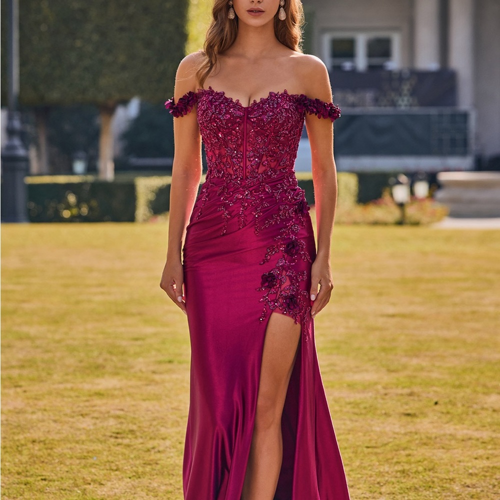 STACEES Prom Dress. NEVER WORN - Picture 2 of 11
